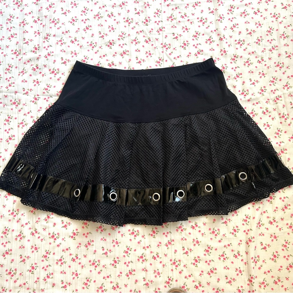 🌷 Tripp NYC Pleated Mesh Grommet Mini Skirt